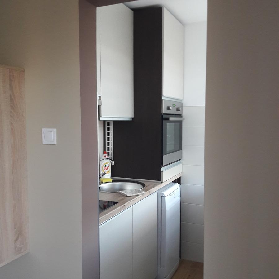 Studio 18 Apartman Kazincbarcika Eksteriør billede