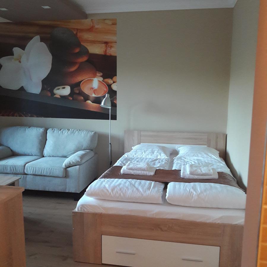 Studio 18 Apartman Kazincbarcika Eksteriør billede