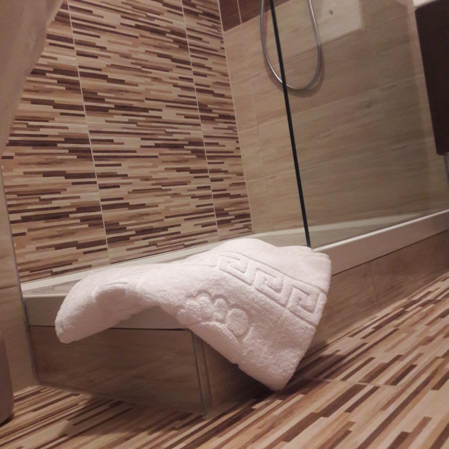 Studio 18 Apartman Kazincbarcika Eksteriør billede